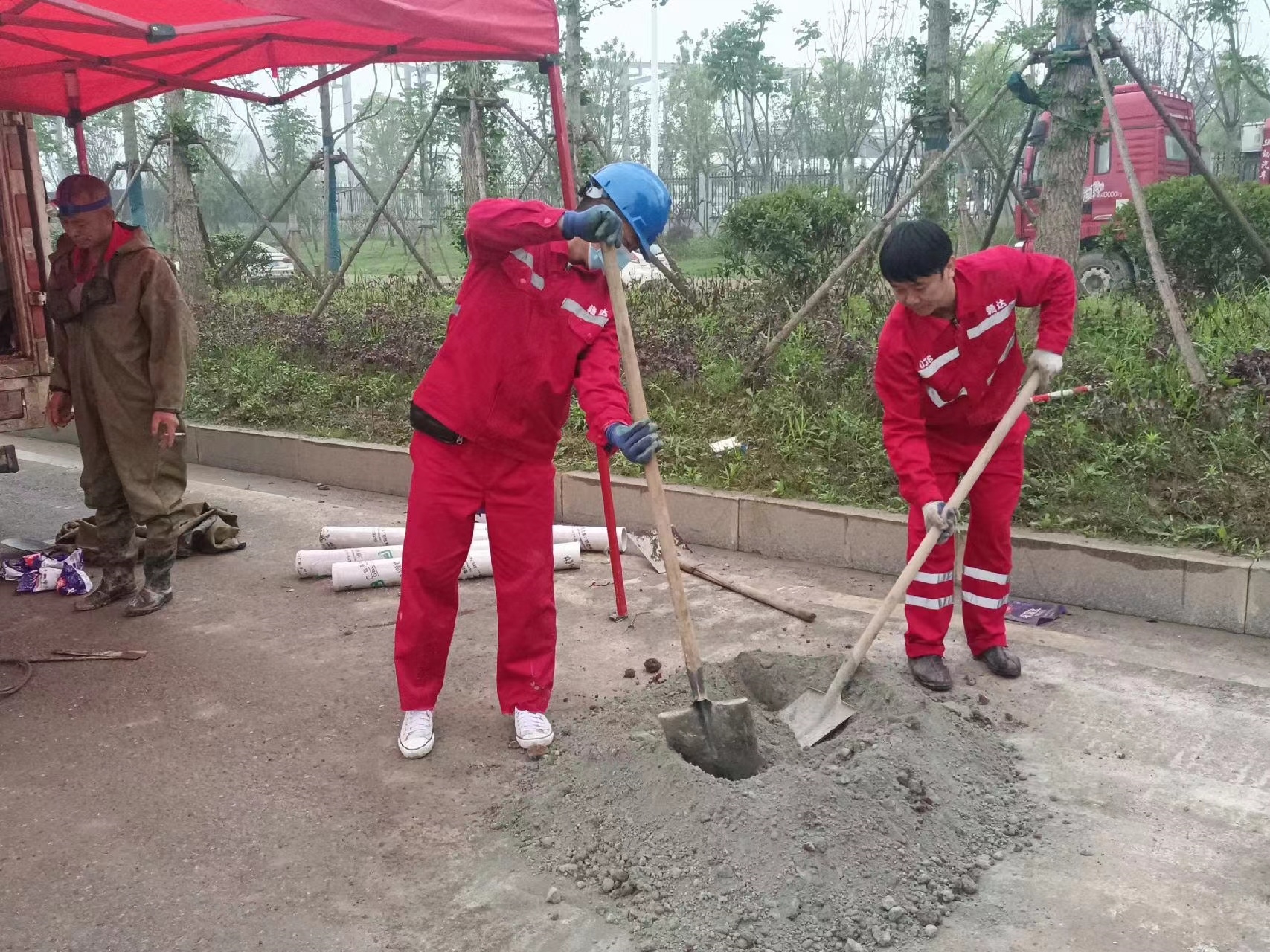 邓州管道疏通哪家好】及时进行市政管道清淤